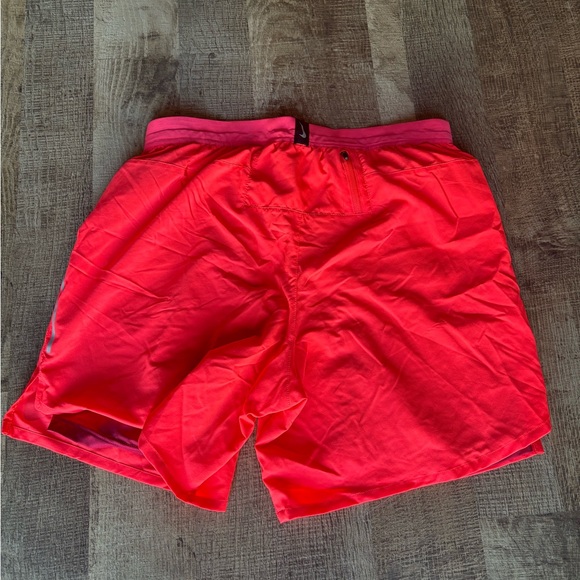 Nike Men's Vivid Red Sports Shorts - Picture 4 of 6